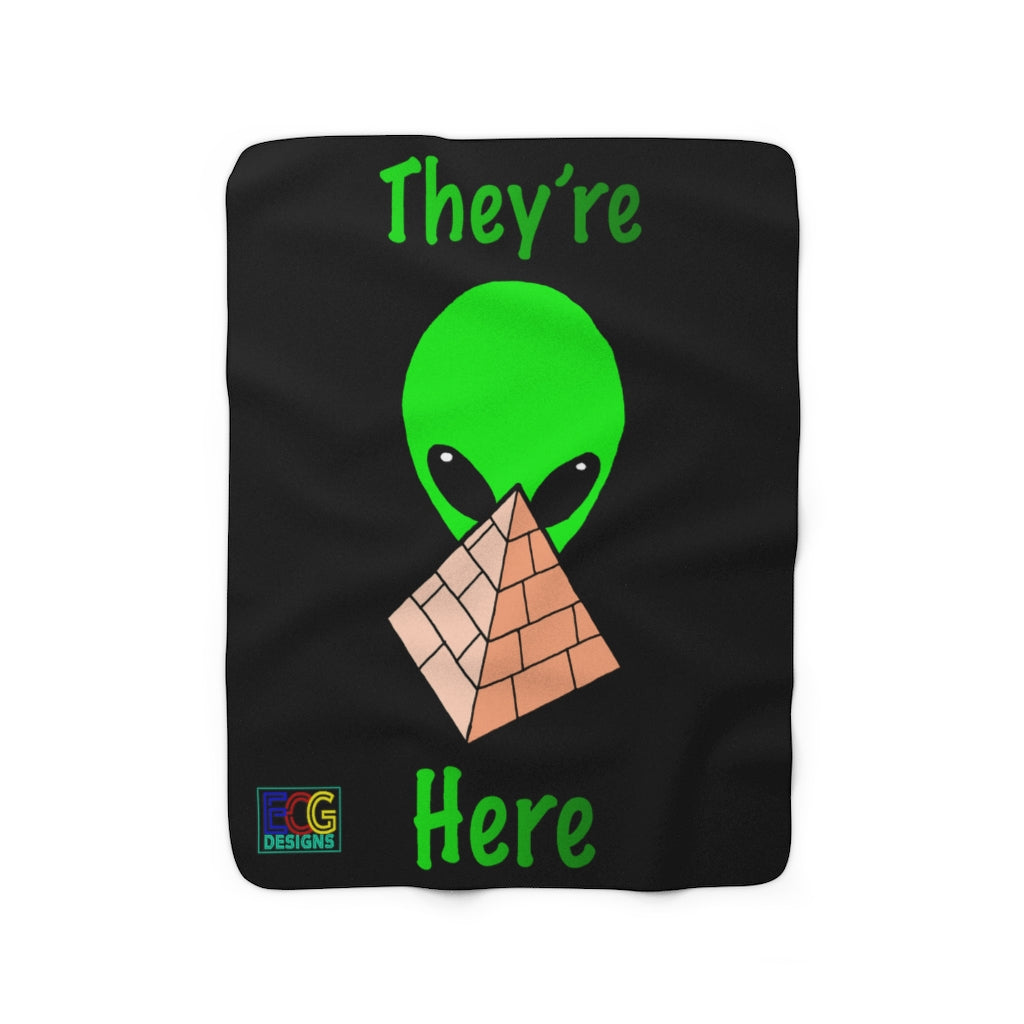 Green Alien Pyramid Sherpa Fleece Blanket