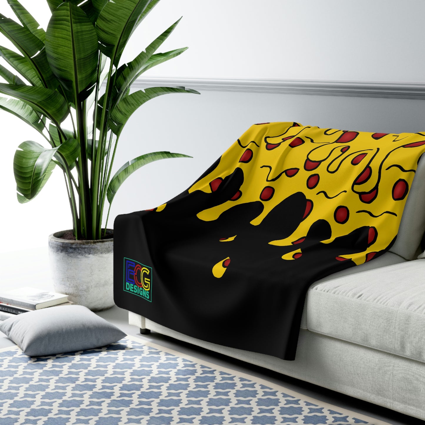 Cheesy Pizza Sherpa Fleece Blanket (Black)