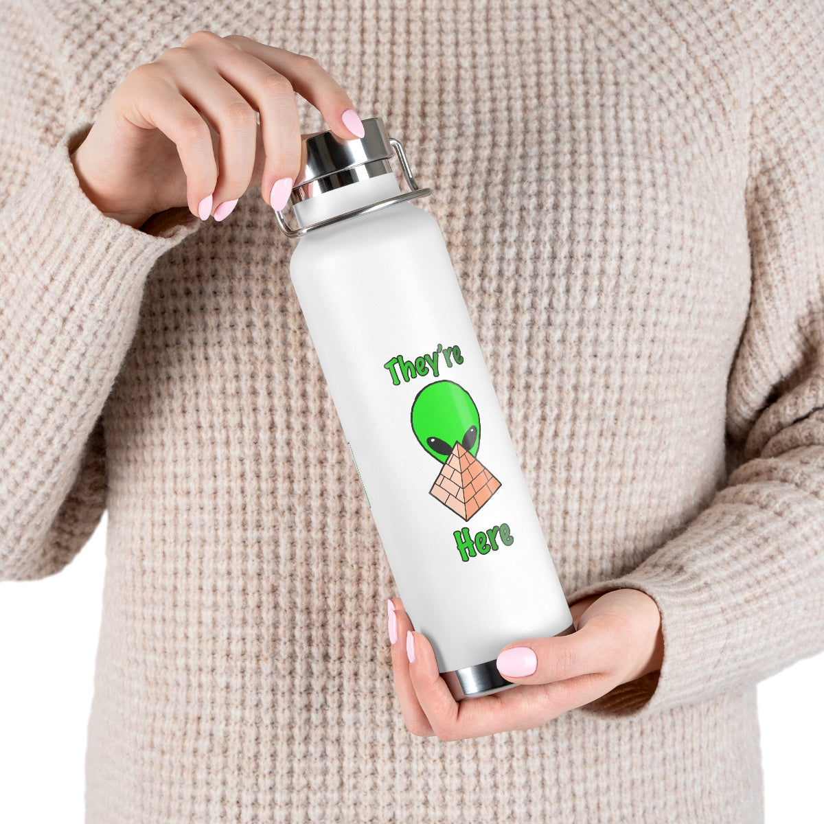 Green Alien 22oz Vacuum Insulated Bottle